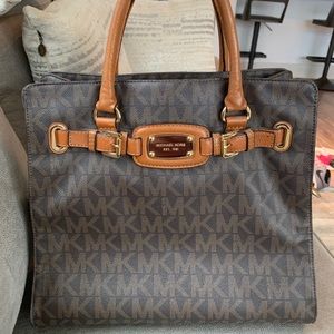 Michael Kors classic, medium tote bag